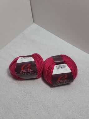 Ella Rae Cozy Soft Chunky Yarn - Raspberry Pink - 2 Balls - NWT